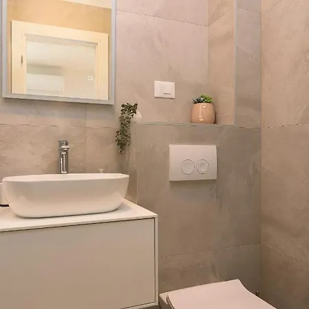 Luxury With Swimming Pool Paradise A&i Apartment *